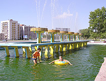 Rudniy city fountain view